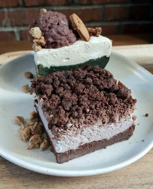 raspberry smore cake at Duduri Dupang in Seoul