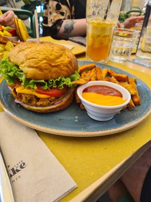 Homemade Vegan Burger 😎 W homemade Harissa mayo at Shake Café in Florence