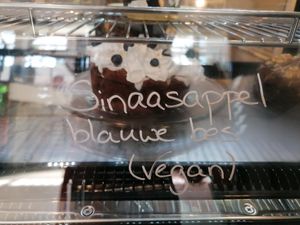 Vegan orange-blueberry cake at Bakkerij Koekkoek in Nijmegen