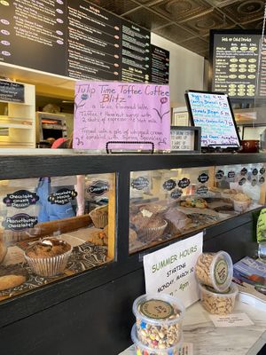 Store at The Good Earth Cafe in Holland
