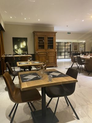   at Le Vieux Cèdre in Enghien