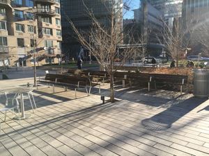 Pleasant park next door for outdoor eating at sweetgreen in New York City