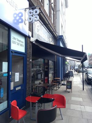 Outdoor seating at Caliendo's Gelato in North West London