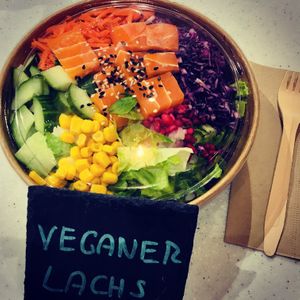 Vegan salmon bowl at SuRolls in Hamburg
