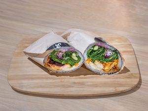 Sushi Burrito "Veggie Seoul" at SuRolls in Hamburg