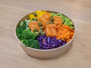 Poké Bowl "Green Hamburg" at SuRolls in Hamburg