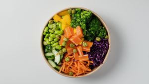 Green Hamburg – Vegan fish bowl at SuRolls in Hamburg