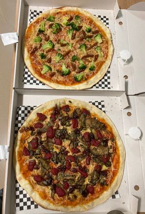Broccoli and dried tomato (above), eggblant and caramelized onion (below) at Atelier das Pizzas in Cascais