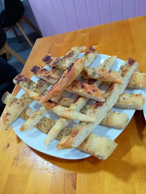 Pan de ajo at Chiarissimo Pasta y Pizza in Laredo