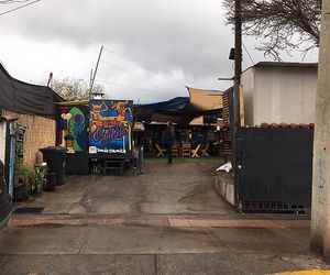 La entrada del lugar donde se encuentra  at Mattre Pizza  in Santiago