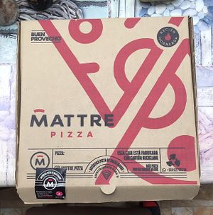 La caja de pizza  at Mattre Pizza  in Santiago