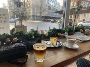Vegan apple cake and coffee   at Simply Coffee in Duisburg