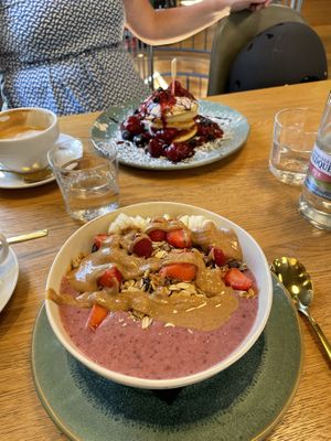 Dieter Bowlen mit Erdnussmus  at Desserado in Erfurt