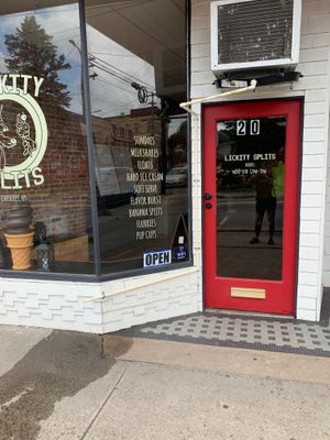 store front view at Lickety Splits in Liberty