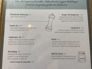 Alles met de groene VV is veganistisch  at Buitencentrum De Pelen in Ospel