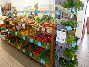 We offer a large selection of organic vegetables and fresh herbs, focusing on regional and seasonal produce in particular. at VG Biomarkt - Mitte Verbrauchergemeinschaft in Dresden