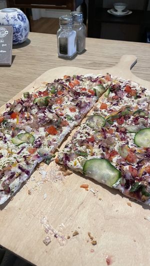 Veganer Flammkuchen, üüüüüüübelst lecker  at Café Barista in Flensburg