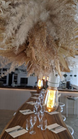 Ambiance at V&V in Marseille