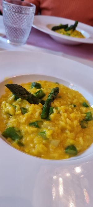 Vegan Asparagus and Saffron Risotto at Toi et Moi in Bern