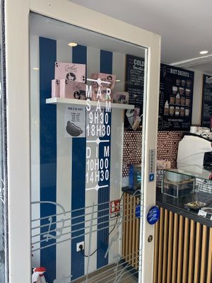 Opening hours  at Emilie and the Cool Kids in Quimper