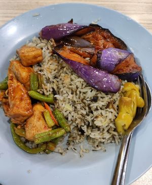 Olive fried rice with tofu long beans and Brinjal - $2.80 (03-Jan-2023) at Jin Hong Vegetarian 金红素食 - Bugis in Central Singapore