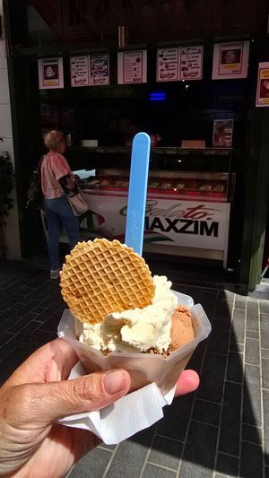 Chocolate and vanille and vegan cookie at Gelato Maxzim in Oostende
