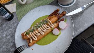 Knusperspargel mit Miso-Mayo auf Bärlauch-Vinaigrette at Elsässer Hof in Kappel-grafenhausen