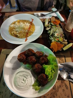 Chupe de alcachofa, fritos de coliflor y ceviche de champi 🥰 at Enki in Valdivia