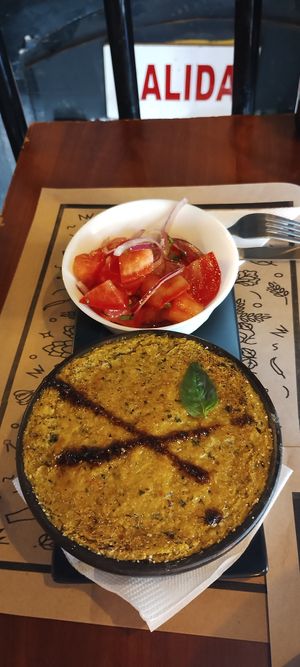 Pastel de choclo vegano con ensalada chilena at Enki in Valdivia