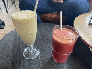 Tropical smoothie and Vegan vampire at Coffee Break in Groningen