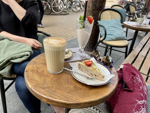 Maple spice latte and banana cake. 100% delicious, 100% vegan. 😻  at Coffee Break in Groningen