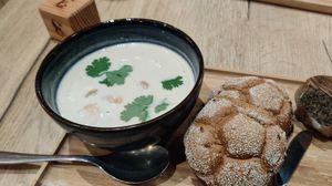 Tom kha kai at Paviljoen in Ommen