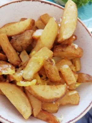 Cheesy chips at Holy Cow Lounge in Edinburgh