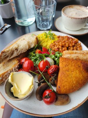 Full Breakfast at Holy Cow Lounge in Edinburgh