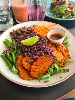 tempeh salad at Holy Cow Lounge in Edinburgh