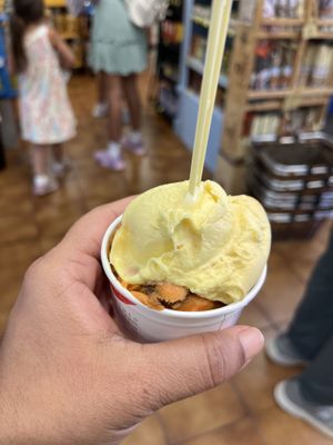Orange & chilli and passion fruit gelato  at Dai Fradei in Venice
