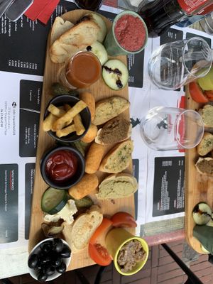 Mix tapas vegan  at L'espadrille in Le Touquet