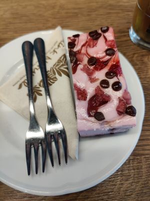 Strawberry cake at Magdalena Food & Fun in Postojna