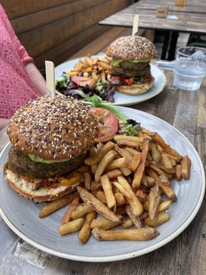 The XL vegan burgers are huge 🤤   at Mojito in Hyeres