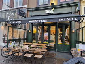 Front and outdoor seating at Potaé in Utrecht