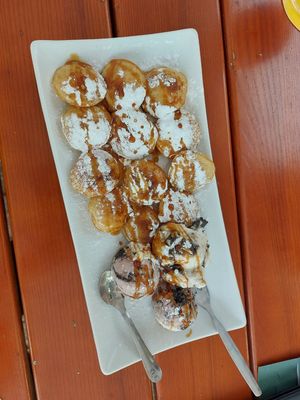 Poffertje met ijs at Vegan Food Bar in Huizen