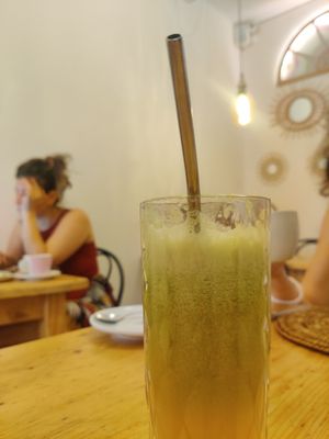 Healthy greens at Café Floh in Barcelona