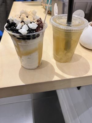 Classic bingsoo w/ tapioca (left) and lychee green tea w aloe (right) #Veganuary at Lazy Sundaes in New York City