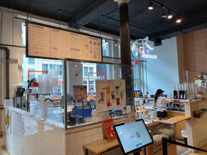 Ordering Area at Lazy Sundaes in New York City