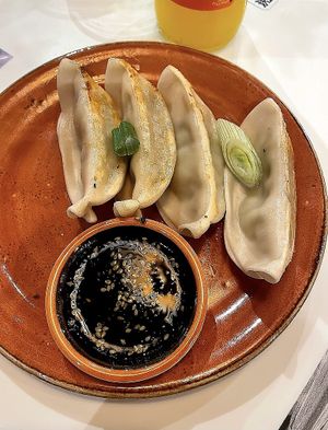 vegan gyozas at UDON in Valencia