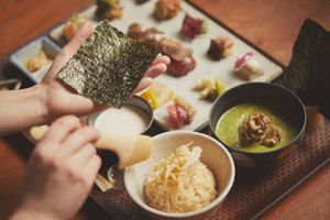 How to enjoy 
Teori-sushi YOH ① at AWOMB Nishikiyamachi in Kyoto