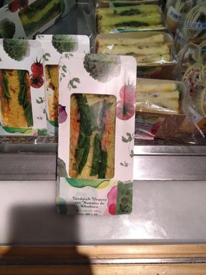 Vegan sandwich at MAD - Eating Point - T4 in Madrid