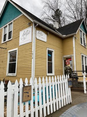 Entrance #Veganuary at Mud Pie Vegan Bakery and Coffee in Kansas City