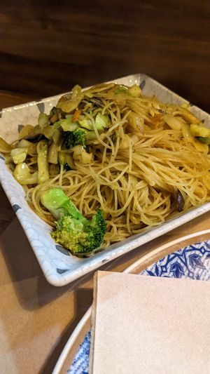 Singapore noodles with curry sauce at Mr Wang in Santander