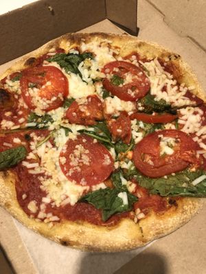 Vegan Cheese (Daiya), Vegan Crust, Tomatoes, Spinach, Garlic at Mellow Mushroom in Delray Beach